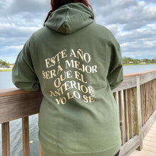 Load image into Gallery viewer, Este Año Green Hoodie
